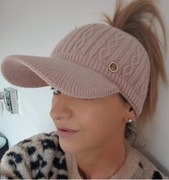 Czapka z daszkiem zimowa z miejscem na kucyk opaska