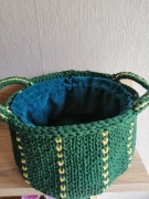 Okrągły koszyczek z uchwytami wykonany  na szydełku .Prezent Dzień Matki .