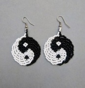 Kolczyki z koralików Huichol ying-yang rękodzieło handmade na prezent