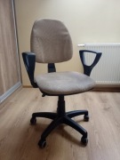 Krzesełko obrotowe biurkowe.