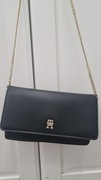 Czarna kopertówka Tommy Hilfiger