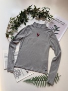 Bawełniany szary pół golf w prążek z haftem Hollister