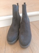 Czarne botki na obcasie 