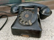 Zabytkowy bakelitowy telefon  vintage retro z czasów PRL 