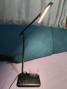 Wielofunkcyjna lampka biurkowa LED z ładowarką 2w1 