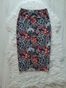 Piękna czarna spódnica midi w kwiaty Xs 34