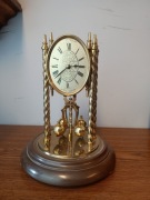 Kominkowy zegar typu roczniak