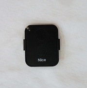 Pilot do bramy, garażu, furtki NICE 433.92 MHz