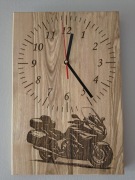 Zegar ścienny dębowy motocykl adventure grawer dla motocyklisty