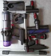 Dyson V11 sv17 Click - stojący odkurzacz z osprzętem 