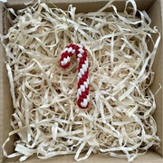 Laska świąteczna makrama zawieszka biało-czerwona 9cm ozdoba na choinkę