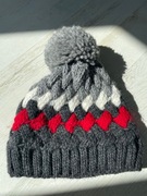 Polska czapka warkoczowa z pomponem i polarem 