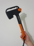 Toporek siekiera Fiskars X7 turystyczna XS stal węglowa hartowana + gratis