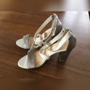 Sandały damskie  srebrno- białe Badura r 36.