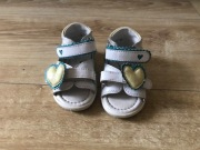 Śliczne sandały Bartek rozm. 19 dł.wkładki 12,4 cm