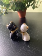 Para porcelanowych kotków