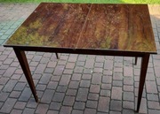 Stół drewniany do mieszkania lub ogrodu