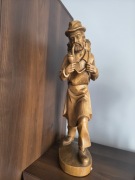 Rzeźba drewniana - mężczyzna z fajka i koszem - 58 cm - cena do negocjacji 