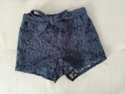 Koronkowe spodenki dla dziewczynki r. 140 cm 