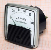Woltomierz analogowy 100V DC GENERAL ELECTRIC [R2W3]L1