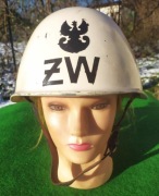 Biały hełm patrolowy wz. 1970/67 żandarmeria kask ŻW następca WSW