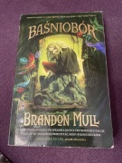 Brandom Mull Baśniowy bór tom 1