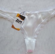 Stringi, z jedwabiu naturalnego, są różne rozmiary. 