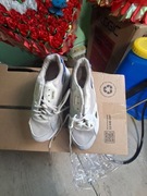 czesc mam na sprzedas byty sportowe r40