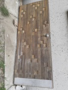 Drzwi zewnętrzne drewniane