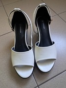 Born2Be Białe Sandały damskie 38 Casual