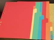 Przekładki kartonowe do wpięcia w segregatory.