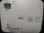 Projektor  NEC V260