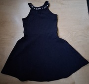 Sukienka dziewczęcą 146