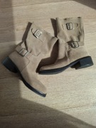 Reserved bikersy zamsz beżowe jak nowe 39