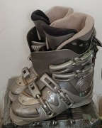 Buty Narciarskie TECNICA rozmiar 39 długość wkładki 25 cm Stan BDB.