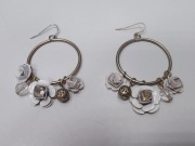 Kolczyki z motywem kwiatowym 