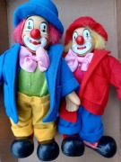 Zabawki klaun, ona i on. 