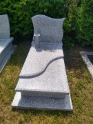 Nagrobek nagrobki pomnik cena z montażem literami