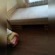 Łóżko z materacem 