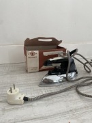 PRL stan igła Żelazko kolekcjonerskie Dezamet