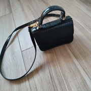 Torebka damska mała czarna lakierowana 