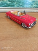 Vintage metalowy model samochodu – kabriolet, klasyk z lat 50./60.