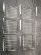 Kosz wiszący pod półkę