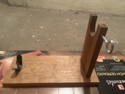 Stojak do krojenia szynki drewniany