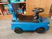 Niebieski jeździk-pchacz