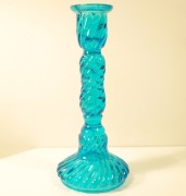 'Szklany Turkusowy Świecznik wys.20 Przy świecy 3 ryski pęknięcia