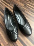 Buty damskie czółenka skóra r 36 nowe