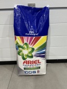 Ariel 15kg do koloru 