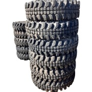 15 opon firmy SIMEX wszystkie model EXTREME TREKER