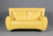 dwie kanapy skórzane żółte, cena za dwie. 